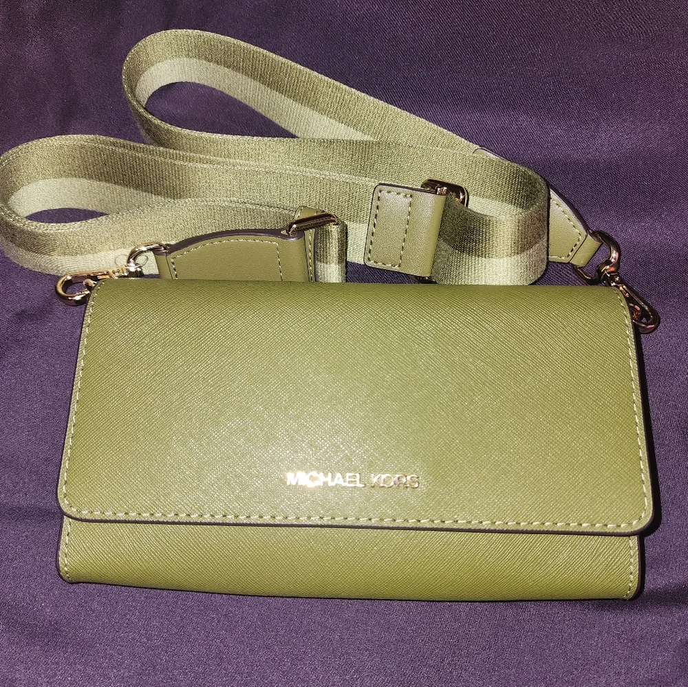 NWT Michael Kors Crossbody - Picture 1 of 6